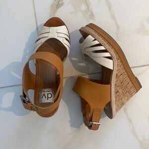 Sz 7.5 Dolce Vita Jaslyn wedge heels white and tan